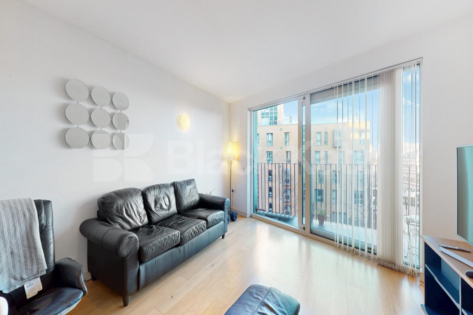 Flooded with natural light with 24 Hour Concierge & balcony South Central Steedman Street, Elephant and Castle